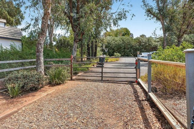 4515 Baja Mission Road, Fallbrook, CA 92028