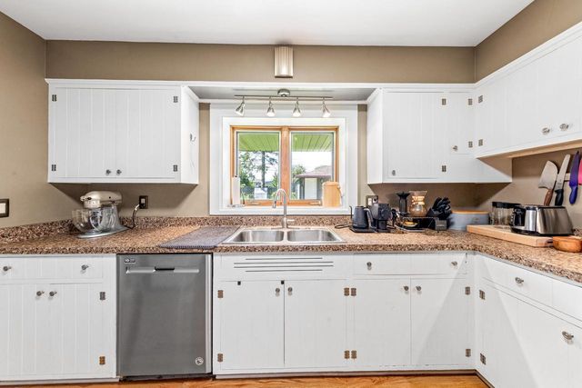 7115 N Seneca AVENUE, Glendale, WI 53217
