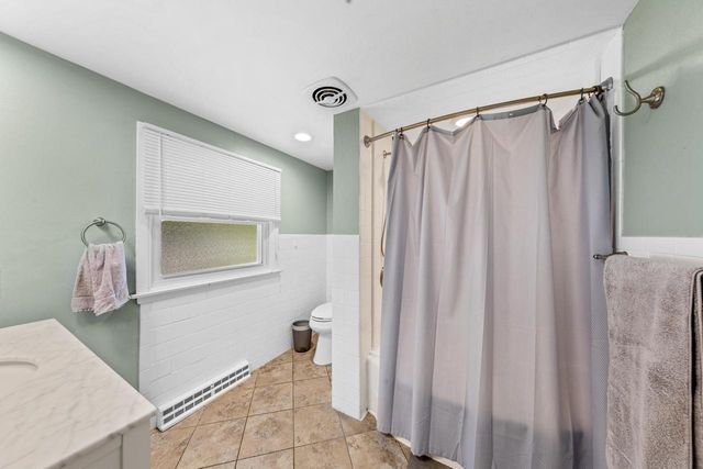 7115 N Seneca AVENUE, Glendale, WI 53217