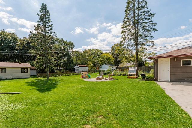 7115 N Seneca AVENUE, Glendale, WI 53217