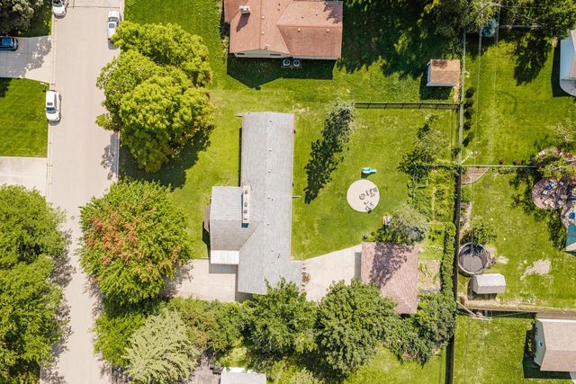 7115 N Seneca AVENUE, Glendale, WI 53217