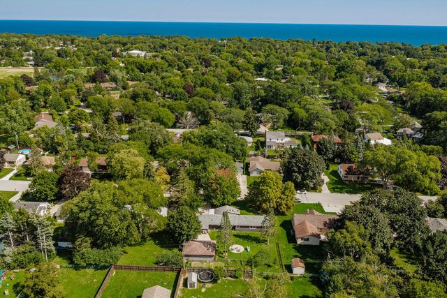 7115 N Seneca AVENUE, Glendale, WI 53217