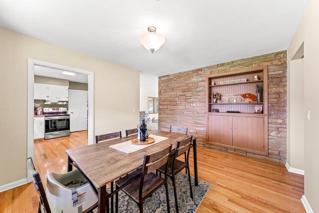 7115 N Seneca AVENUE, Glendale, WI 53217