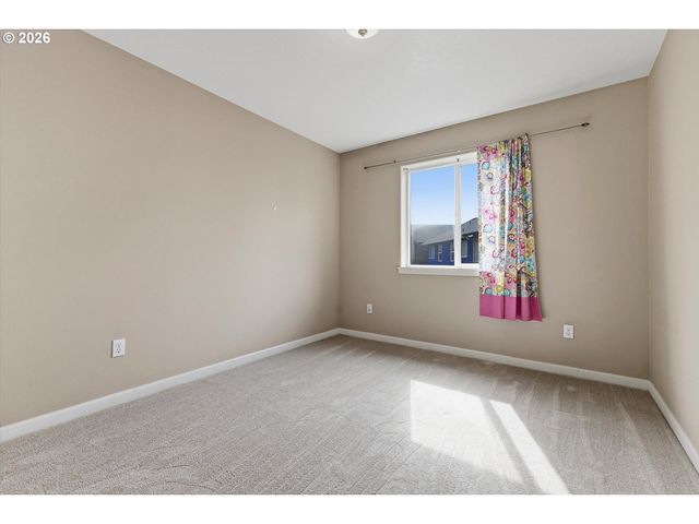 5595 Ne AZORES Ct, Hillsboro, OR 97124