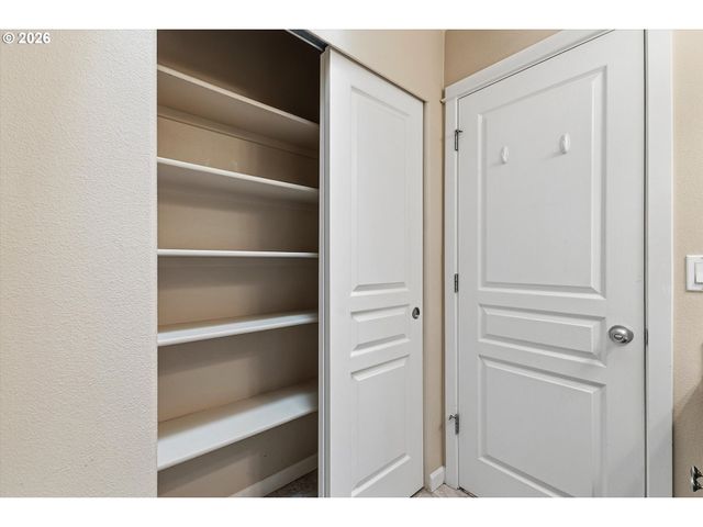 5595 Ne AZORES Ct, Hillsboro, OR 97124