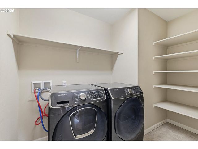 5595 Ne AZORES Ct, Hillsboro, OR 97124