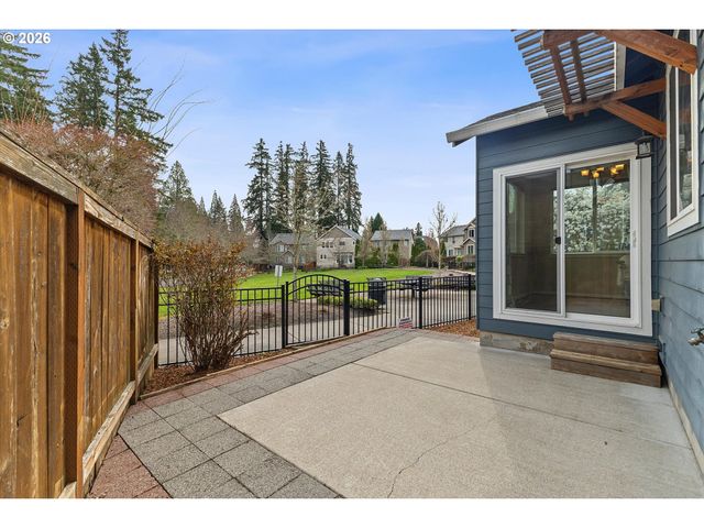 5595 Ne AZORES Ct, Hillsboro, OR 97124