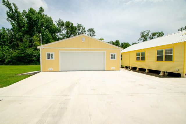 206 Harris St, Chauvin, LA 70344