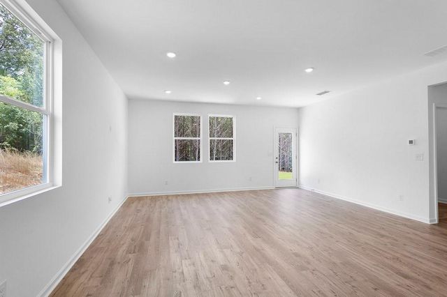 218 Groveton Court, Euharlee, GA 30145