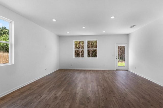 218 Groveton Court, Euharlee, GA 30145