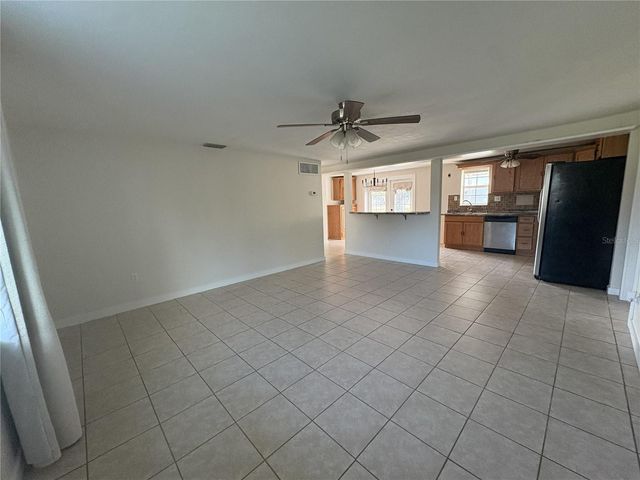 107 W GOLF LINKS AVENUE, Eustis, FL 32726