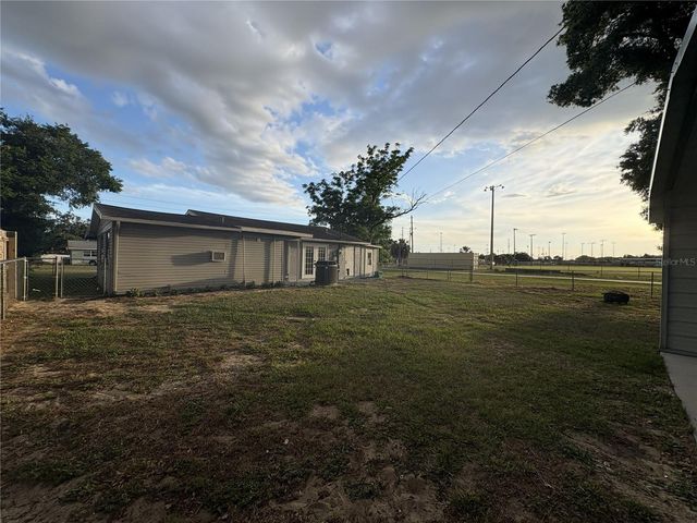 107 W GOLF LINKS AVENUE, Eustis, FL 32726