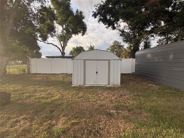 107 W GOLF LINKS AVENUE, Eustis, FL 32726
