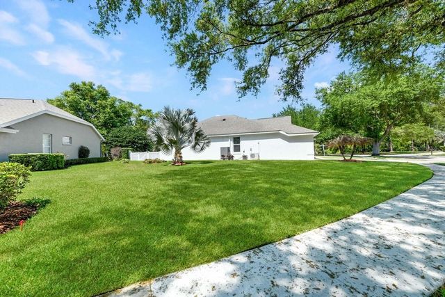 1901 PARK FOREST BOULEVARD, Mount Dora, FL 32757