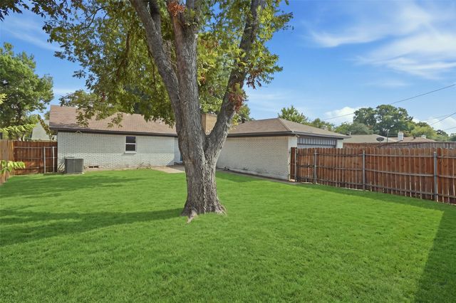 5221 Elkridge Drive, Dallas, TX 75227