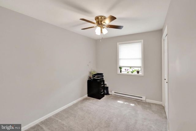 220 PLEASANT VALLEY RD, East Earl, PA 17519