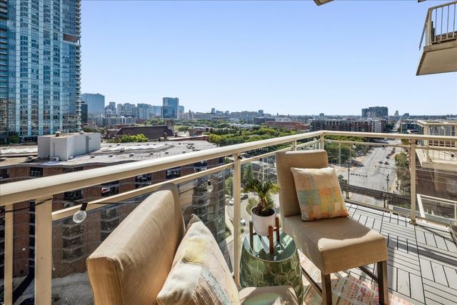 230 W Division Street 1202, Chicago, IL 60610