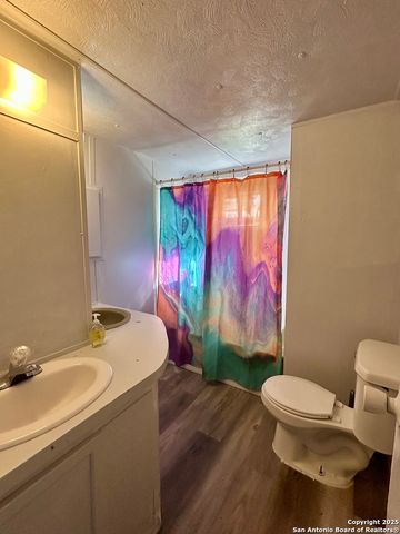 814 Palm St, Jourdanton, TX 78026