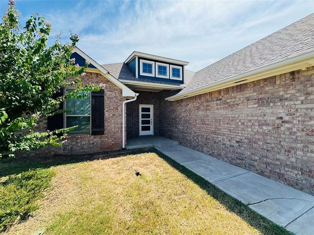 828 E Barajas Terrace, Mustang, OK 73064