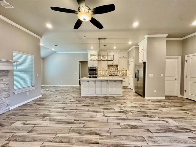 828 E Barajas Terrace, Mustang, OK 73064