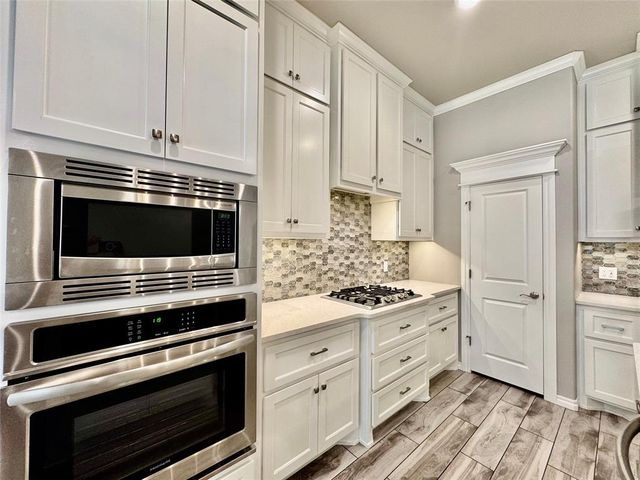 828 E Barajas Terrace, Mustang, OK 73064