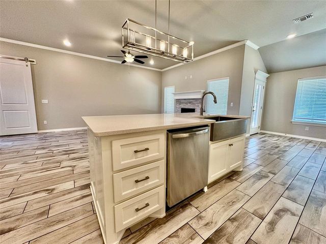828 E Barajas Terrace, Mustang, OK 73064