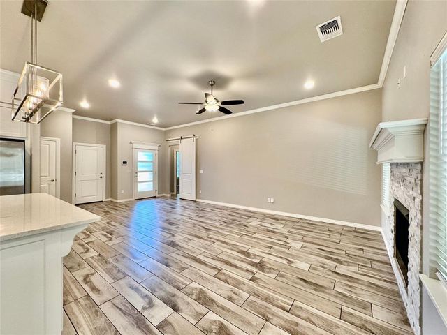 828 E Barajas Terrace, Mustang, OK 73064