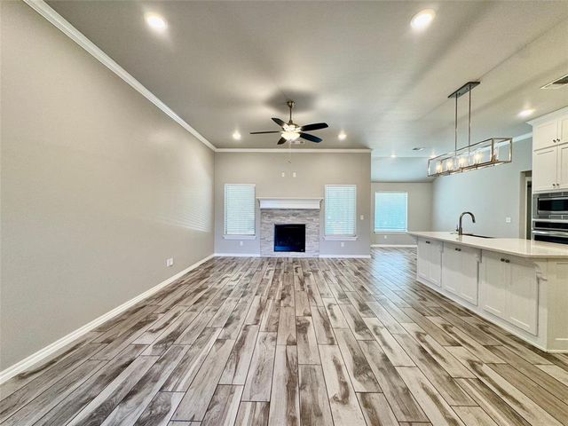 828 E Barajas Terrace, Mustang, OK 73064