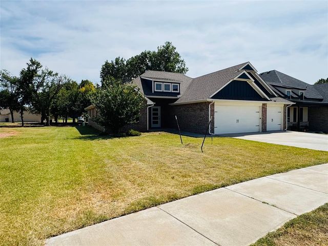 828 E Barajas Terrace, Mustang, OK 73064