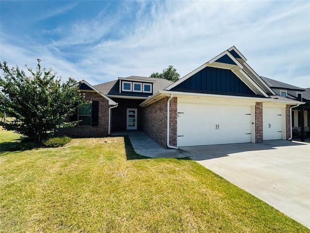 828 E Barajas Terrace, Mustang, OK 73064