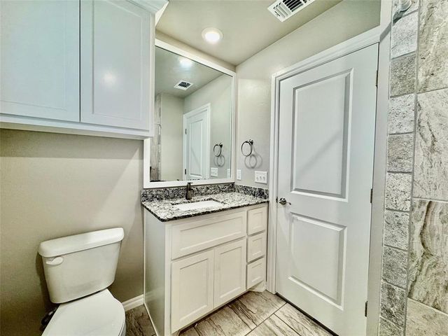 828 E Barajas Terrace, Mustang, OK 73064
