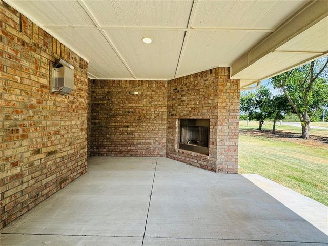 828 E Barajas Terrace, Mustang, OK 73064