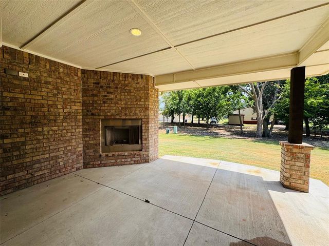 828 E Barajas Terrace, Mustang, OK 73064