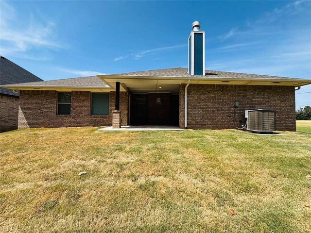 828 E Barajas Terrace, Mustang, OK 73064