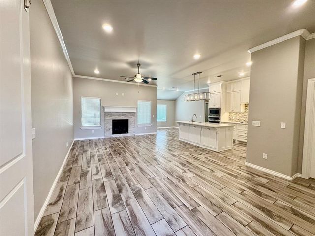 828 E Barajas Terrace, Mustang, OK 73064