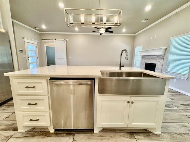 828 E Barajas Terrace, Mustang, OK 73064