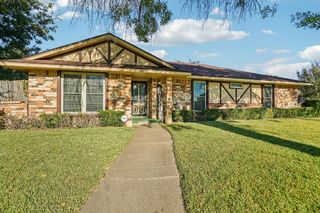 1048 Sherod Drive, Desoto, TX 75115