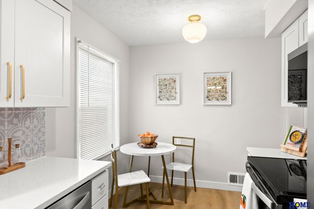 2132 S 37th Street, Lincoln, NE 68506