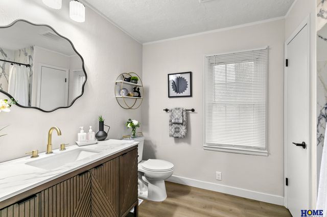 2132 S 37th Street, Lincoln, NE 68506