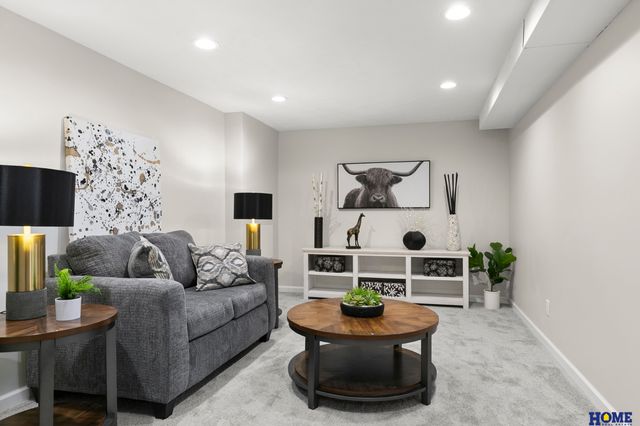 2132 S 37th Street, Lincoln, NE 68506