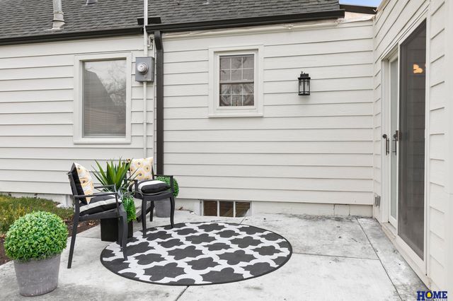 2132 S 37th Street, Lincoln, NE 68506