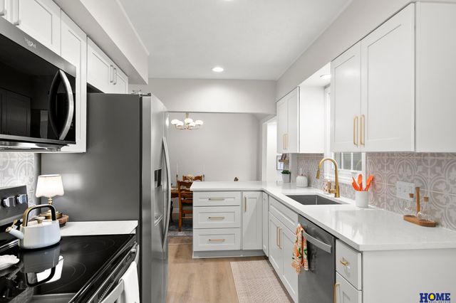 2132 S 37th Street, Lincoln, NE 68506