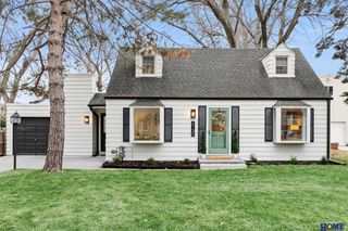 2132 S 37th Street, Lincoln, NE 68506