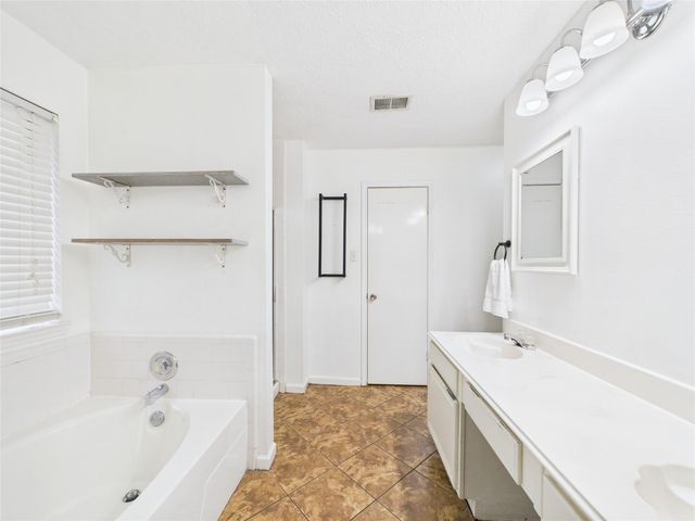3718 Brookwood Drive, La Porte, TX 77571