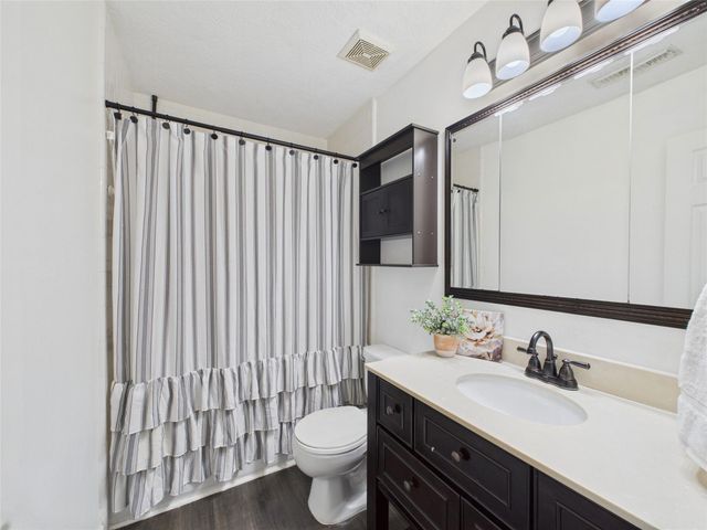 3718 Brookwood Drive, La Porte, TX 77571