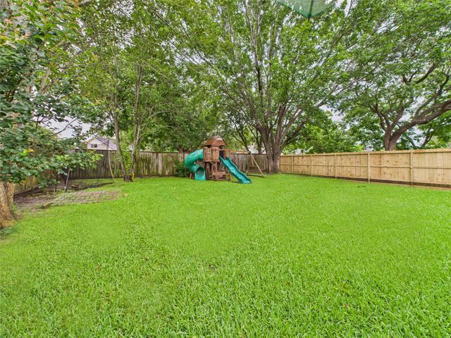3718 Brookwood Drive, La Porte, TX 77571