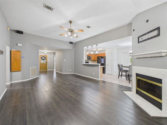 3718 Brookwood Drive, La Porte, TX 77571