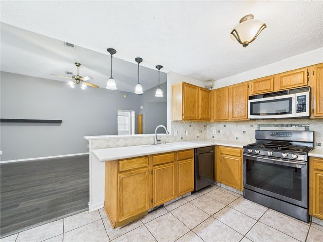 3718 Brookwood Drive, La Porte, TX 77571