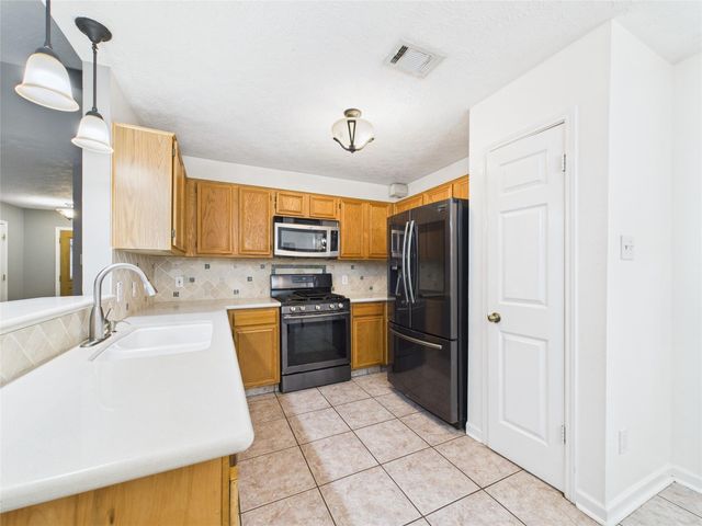3718 Brookwood Drive, La Porte, TX 77571
