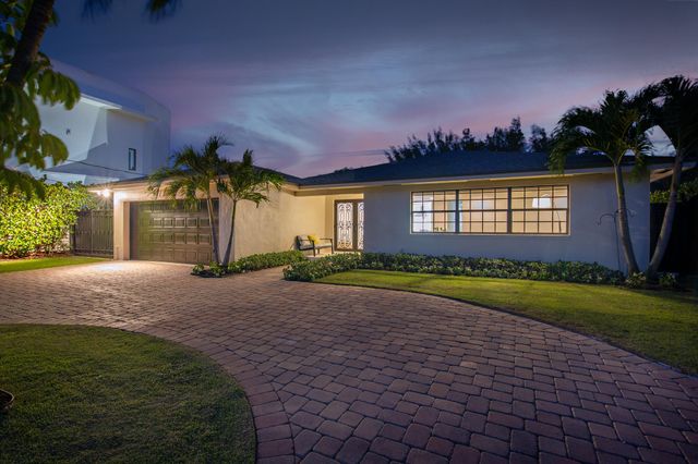 7730 Beta Circle E, Lake Clarke Shores, FL 33406